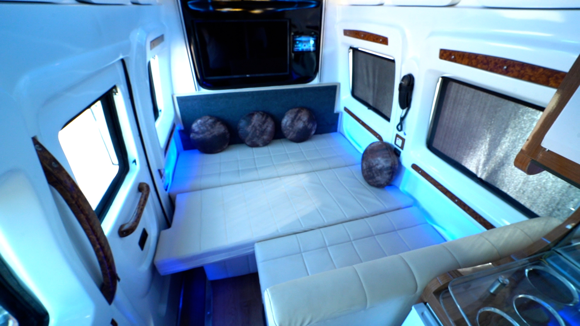 Lounge/Sofa Come Bed For 2
